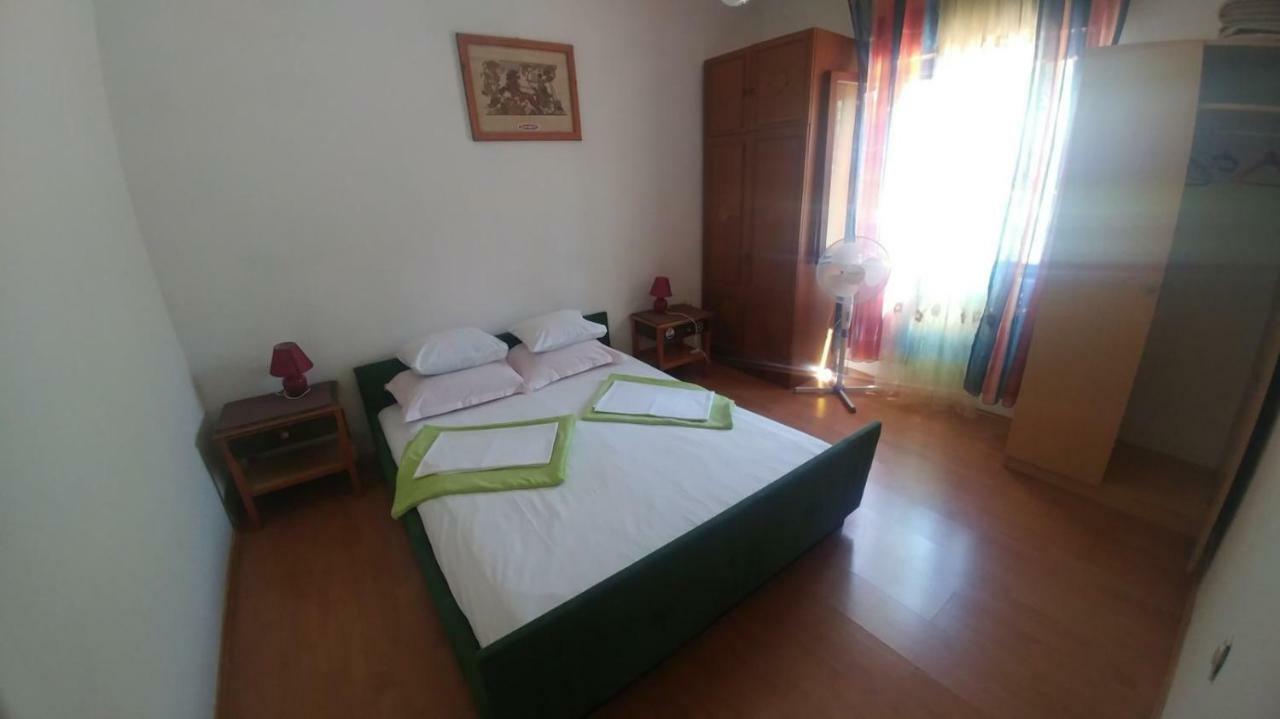 Family Apartment Near Beach Biograd Na Moru Eksteriør billede